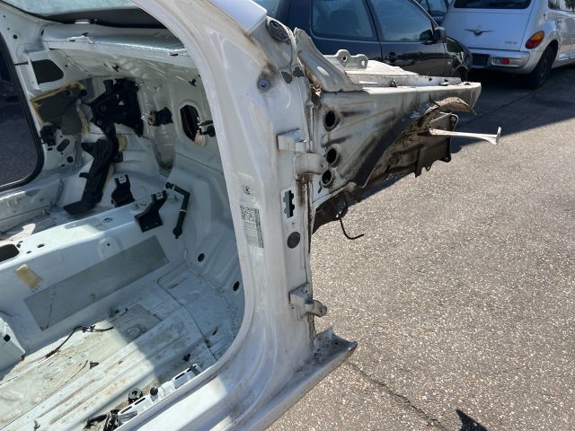 bontott SKODA OCTAVIA III Jobb első Negyed Karosszéria Csomag