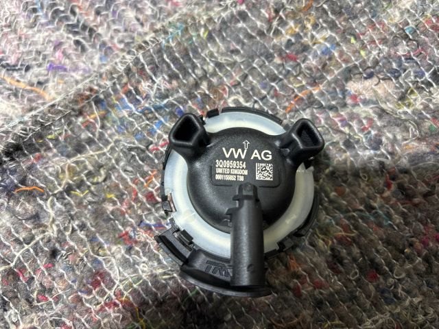 bontott SKODA OCTAVIA III Jobb első Oldal Ütközés Érzékelő