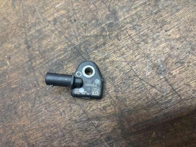 bontott SKODA OCTAVIA III Jobb első Oldal Ütközés Érzékelő