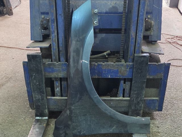 bontott SKODA OCTAVIA III Jobb első Sárvédő