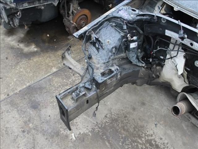 bontott SKODA OCTAVIA III Jobb első Ütközéscsillapító