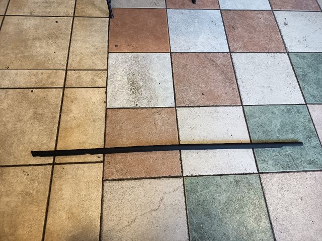 bontott SKODA OCTAVIA III Jobb első Vízlehúzó Gumicsík