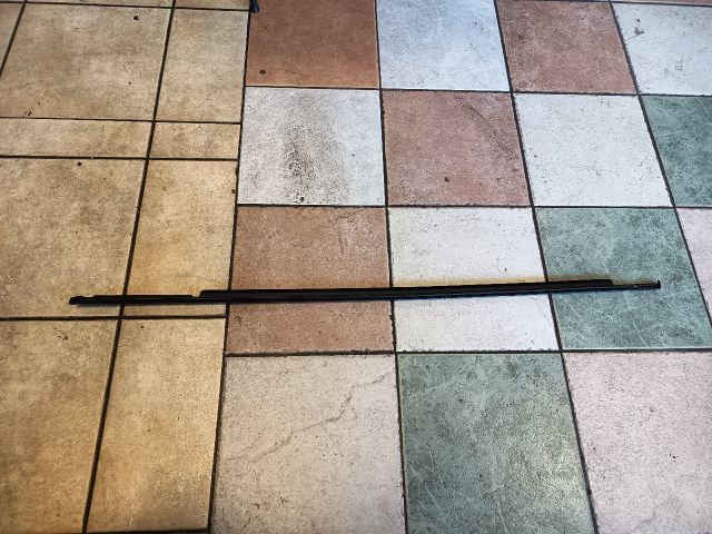 bontott SKODA OCTAVIA III Jobb első Vízlehúzó Gumicsík