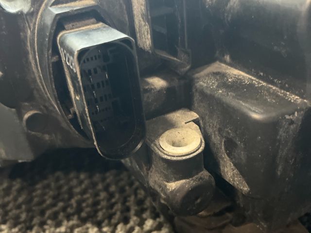 bontott SKODA OCTAVIA III Jobb Fényszóró