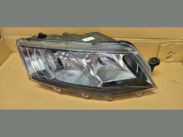 bontott SKODA OCTAVIA III Jobb Fényszóró