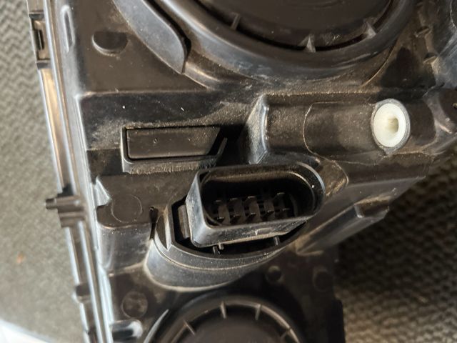 bontott SKODA OCTAVIA III Jobb Fényszóró