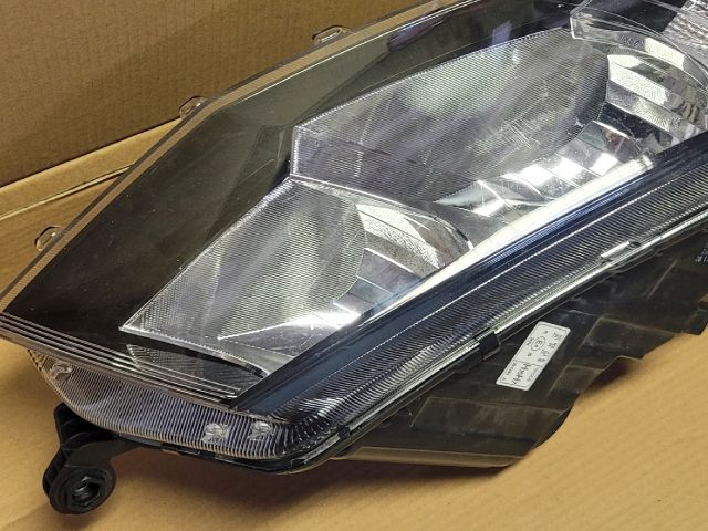 bontott SKODA OCTAVIA III Jobb Fényszóró