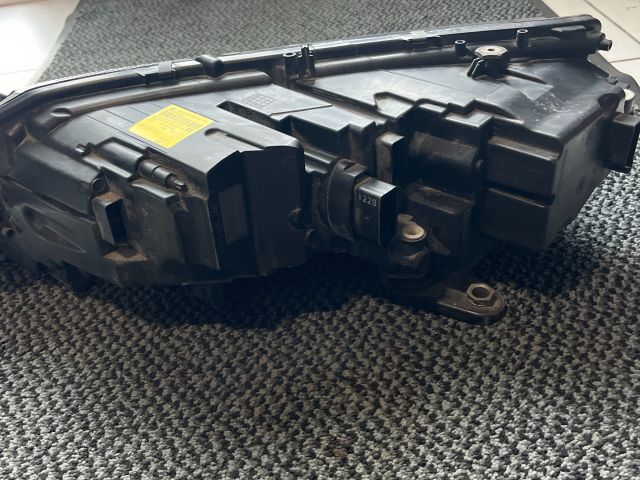 bontott SKODA OCTAVIA III Jobb Fényszóró