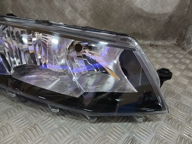 bontott SKODA OCTAVIA III Jobb Fényszóró