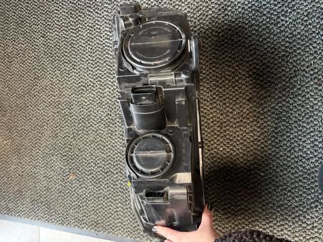 bontott SKODA OCTAVIA III Jobb Fényszóró