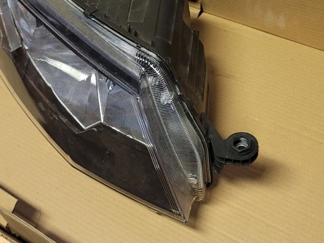 bontott SKODA OCTAVIA III Jobb Fényszóró