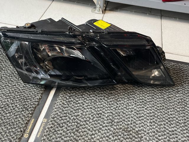 bontott SKODA OCTAVIA III Jobb Fényszóró
