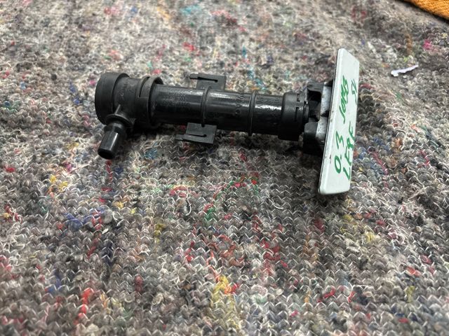 bontott SKODA OCTAVIA III Jobb Fényszórómosó Fúvóka