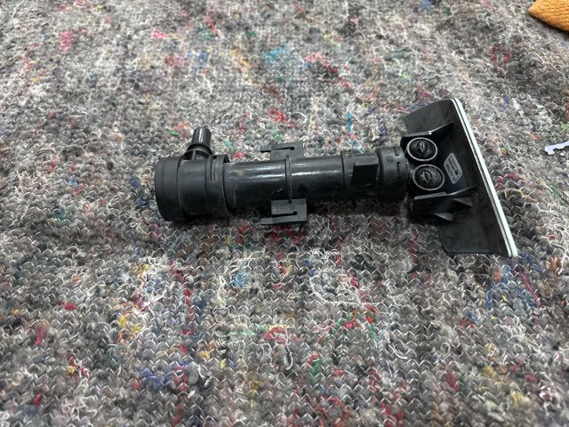 bontott SKODA OCTAVIA III Jobb Fényszórómosó Fúvóka