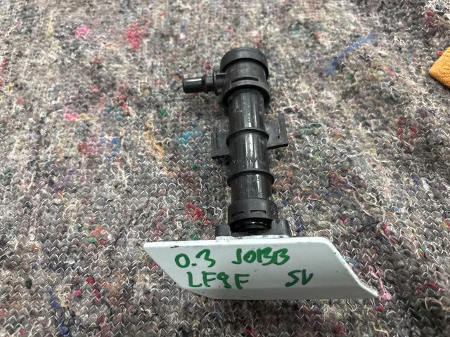 bontott SKODA OCTAVIA III Jobb Fényszórómosó Fúvóka