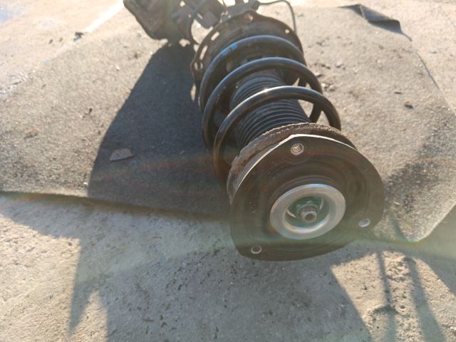 bontott SKODA OCTAVIA III Jobb Gólyaláb Csonkállvánnyal