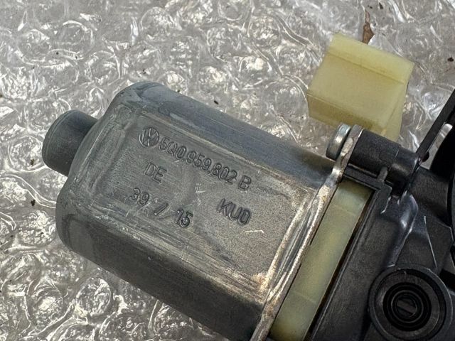 bontott SKODA OCTAVIA III Jobb hátsó Ablakemelő Motor