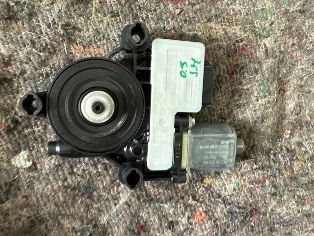 bontott SKODA OCTAVIA III Jobb hátsó Ablakemelő Motor