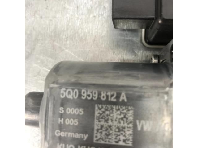 bontott SKODA OCTAVIA III Jobb hátsó Ablakemelő Motor