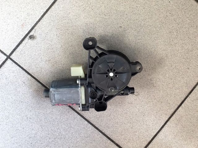 bontott SKODA OCTAVIA III Jobb hátsó Ablakemelő Motor