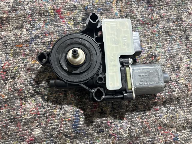 bontott SKODA OCTAVIA III Jobb hátsó Ablakemelő Motor