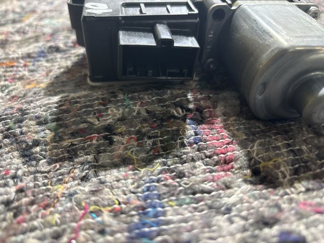 bontott SKODA OCTAVIA III Jobb hátsó Ablakemelő Motor