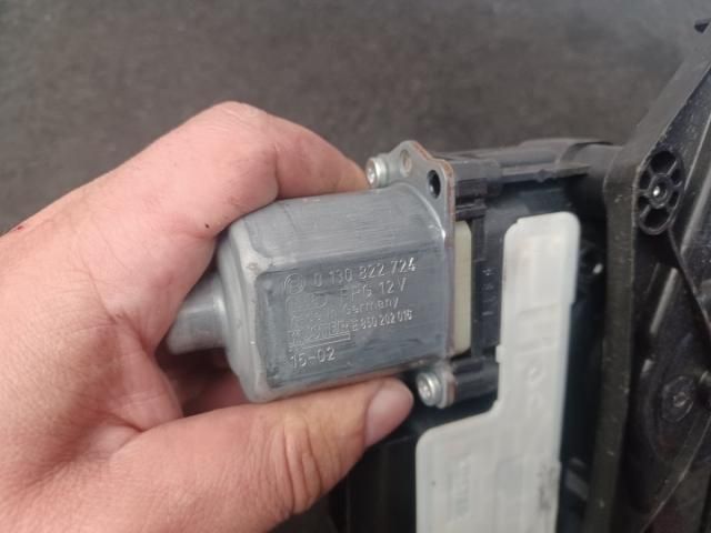 bontott SKODA OCTAVIA III Jobb hátsó Ablakemelő Szerkezet (Elektromos)