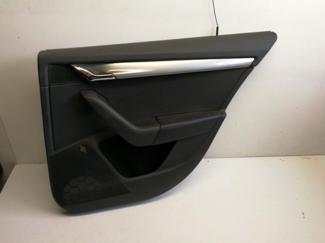 bontott SKODA OCTAVIA III Jobb hátsó Ajtó Kárpit