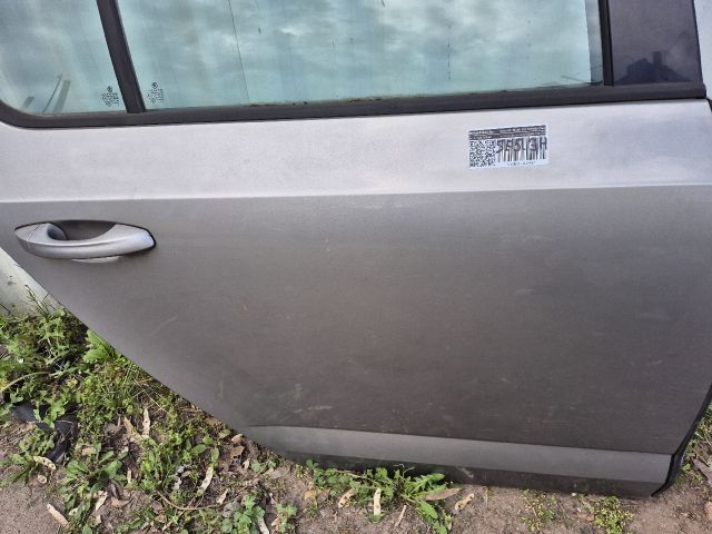 bontott SKODA OCTAVIA III Jobb hátsó Ajtó (Részeivel)