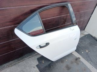 bontott SKODA OCTAVIA III Jobb hátsó Ajtó (Részeivel)