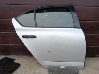 bontott SKODA OCTAVIA III Jobb hátsó Ajtó (Részeivel)