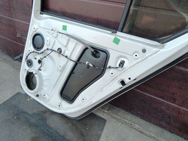 bontott SKODA OCTAVIA III Jobb hátsó Ajtó (Részeivel)