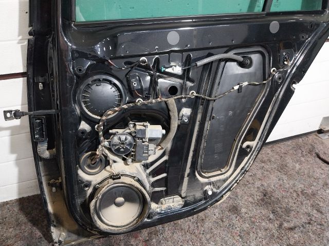 bontott SKODA OCTAVIA III Jobb hátsó Ajtó (Részeivel)