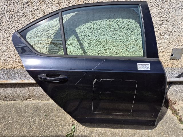 bontott SKODA OCTAVIA III Jobb hátsó Ajtó (Részeivel)