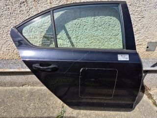 bontott SKODA OCTAVIA III Jobb hátsó Ajtó (Részeivel)