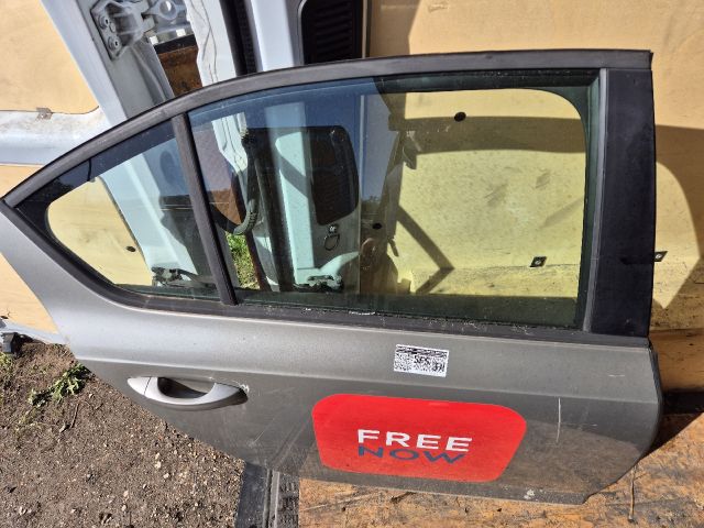 bontott SKODA OCTAVIA III Jobb hátsó Ajtó (Részeivel)