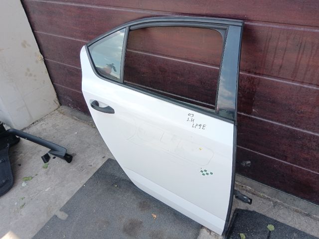 bontott SKODA OCTAVIA III Jobb hátsó Ajtó (Részeivel)