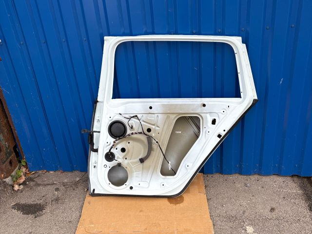 bontott SKODA OCTAVIA III Jobb hátsó Ajtó (Üres lemez)