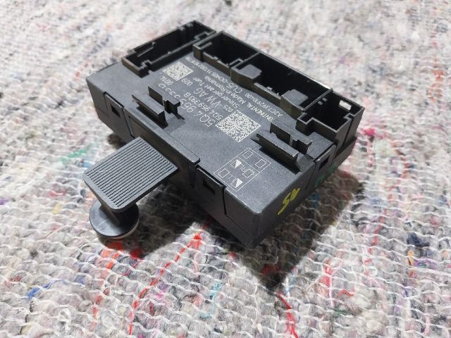 bontott SKODA OCTAVIA III Jobb hátsó Ajtó Vezérlőegység