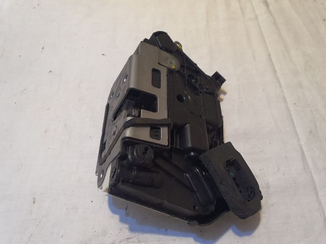 bontott SKODA OCTAVIA III Jobb hátsó Ajtózár