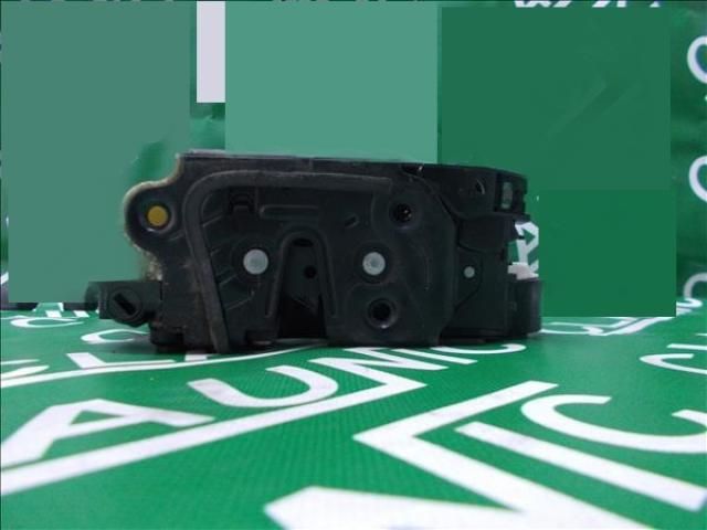 bontott SKODA OCTAVIA III Jobb hátsó Ajtózár