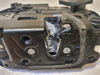 bontott SKODA OCTAVIA III Jobb hátsó Ajtózár