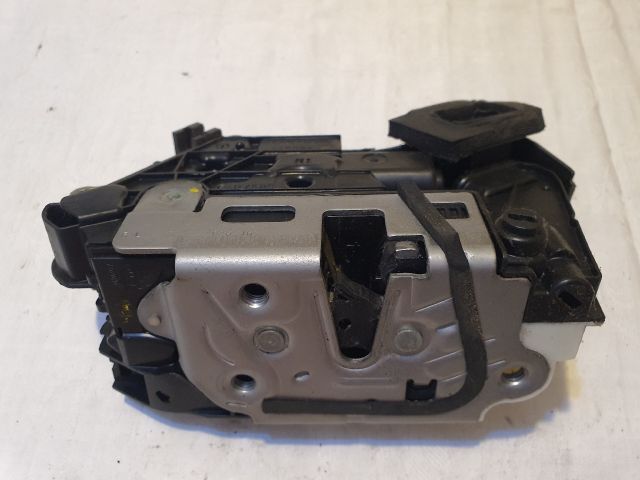 bontott SKODA OCTAVIA III Jobb hátsó Ajtózár