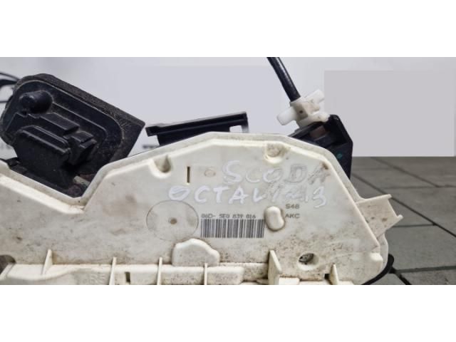 bontott SKODA OCTAVIA III Jobb hátsó Ajtózár