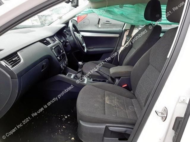 bontott SKODA OCTAVIA III Jobb hátsó Alsó Hátsó Lengőkar