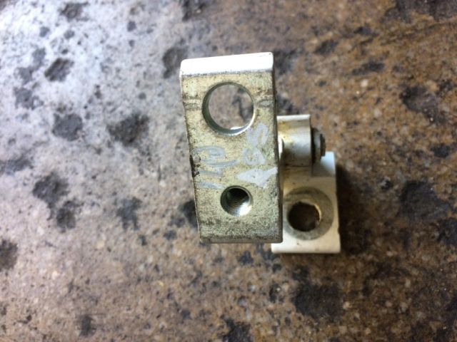 bontott SKODA OCTAVIA III Jobb hátsó Alsó Zsanér