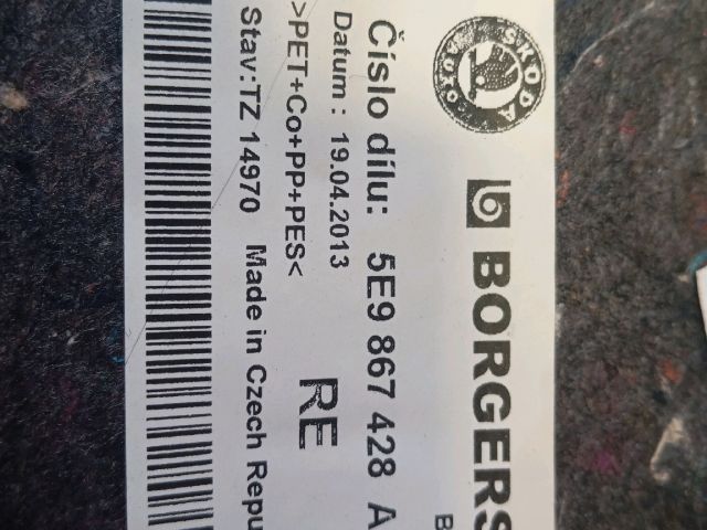 bontott SKODA OCTAVIA III Jobb hátsó Csomagtér Burkolat (Műanyag)