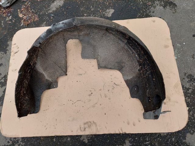 bontott SKODA OCTAVIA III Jobb hátsó Dobbetét (Kerékjárati, Műanyag)