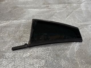 bontott SKODA OCTAVIA III Jobb hátsó Fixüveg (Ajtóban)