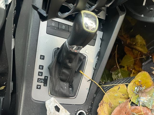 bontott SKODA OCTAVIA III Jobb hátsó Fixüveg (Ajtóban)